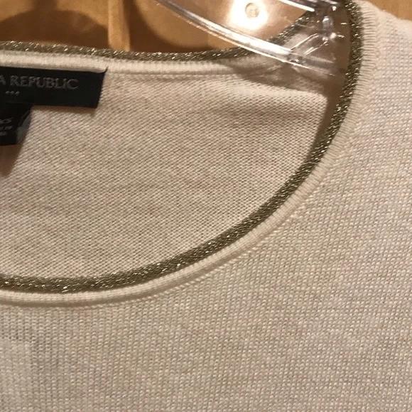New XS Banana Republic Cream Crew Neck Sweater - Picture 3 of 8